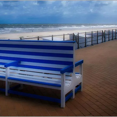 With Sea View In شقة ميدل كيرك